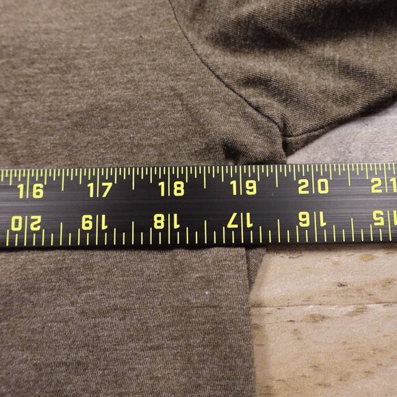 Ariat Graphic T-Shirt Heather Brown Ranch Scene – Men's Size Large - Picture 4 of 6